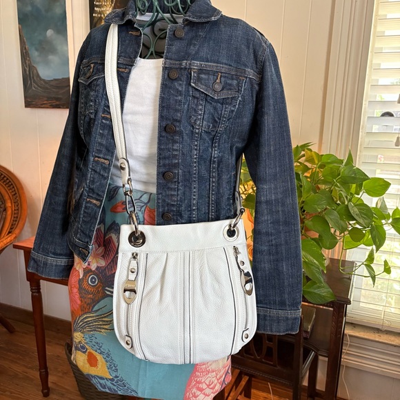 B Makowsky Crossbody Bag with Dust Bag - Picture 1 of 12